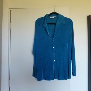CHICO'S BUTTON DOWN SHIRT IN A SIZE 3